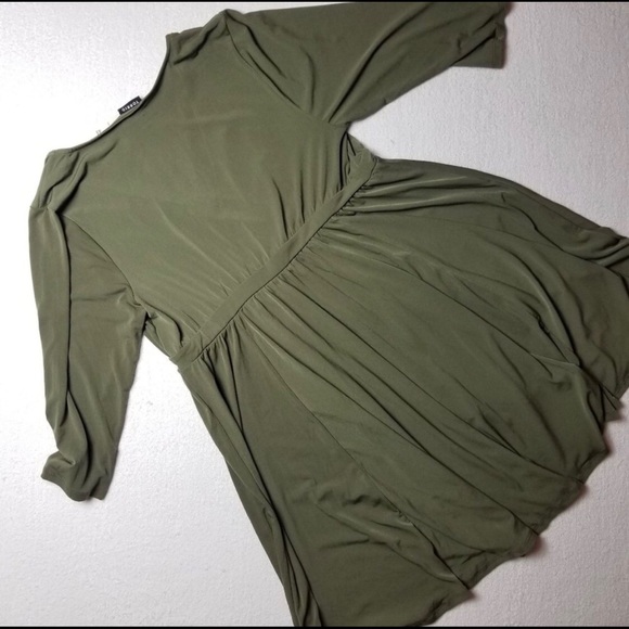 Mid length dress. Great for fall! (NWT) - Picture 4 of 4